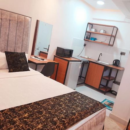 Sandalwood Suites Nakuru - Studios & One Bedroom Suites Bagian luar foto
